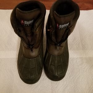 ALPINE DESIGN BROWN WATERPROOF BOOTS size 8